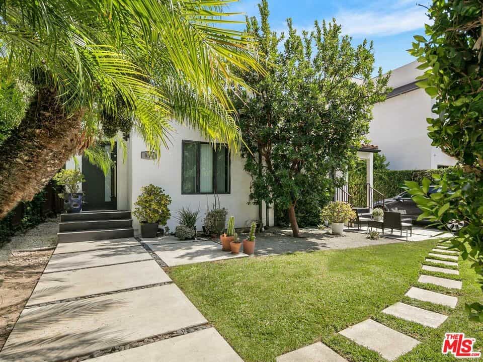House in West Hollywood, California 11008096