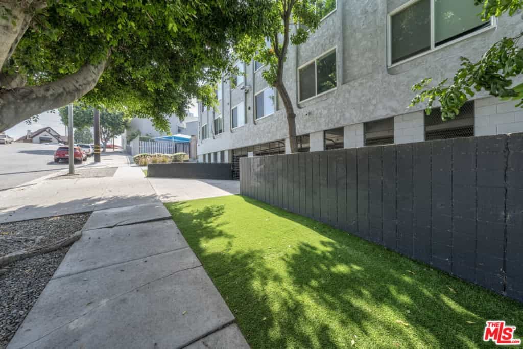 Condominium in City Terrace, California 11008101
