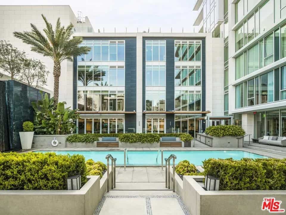 Condominium in Los Angeles, California 11008166