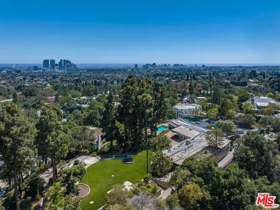 Condominium in Beverly Hills, Californië 11008175