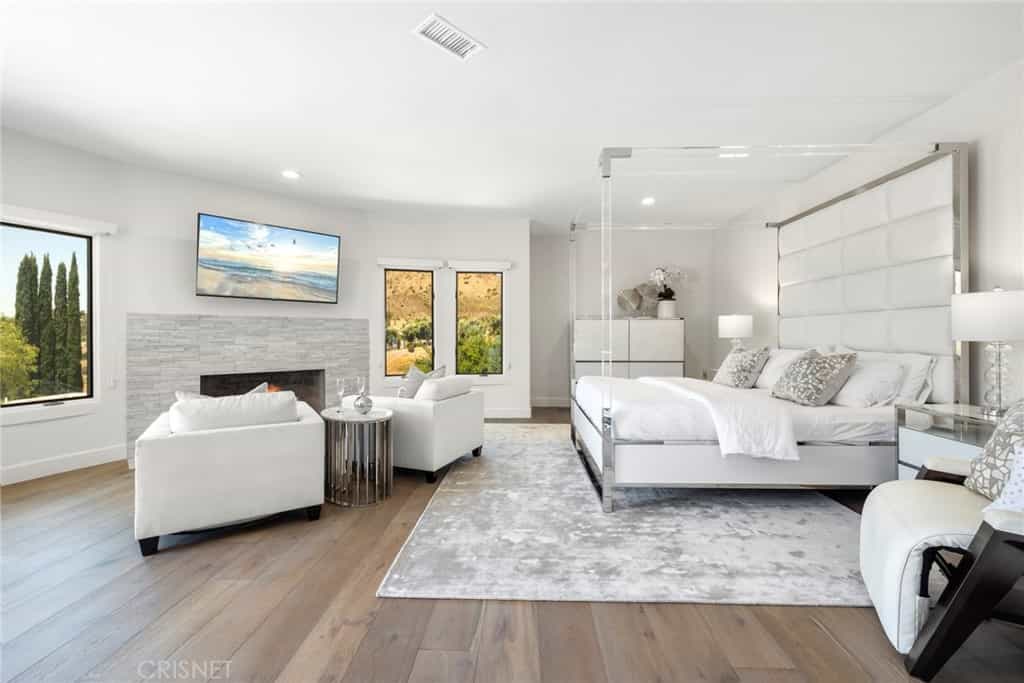 Condominium in Agoura Hills, California 11008203