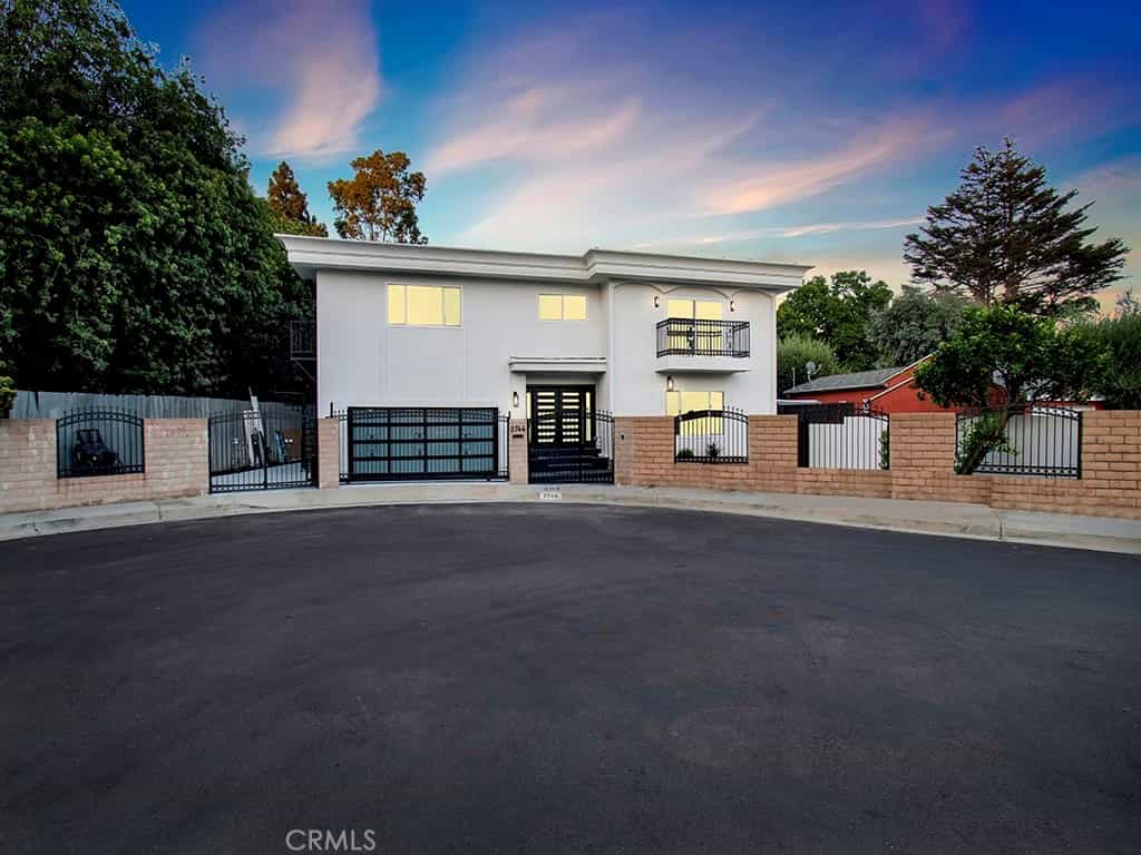 House in Culver City, California 11008235