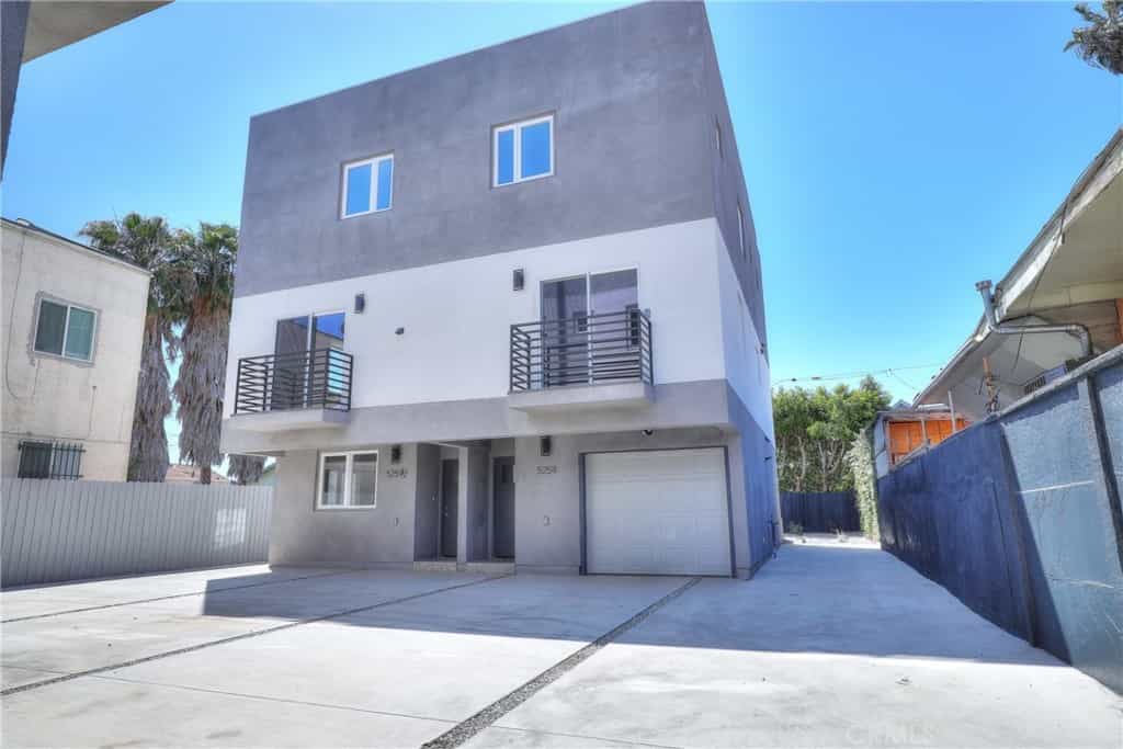 Condominium dans Los Angeles, California 11008276