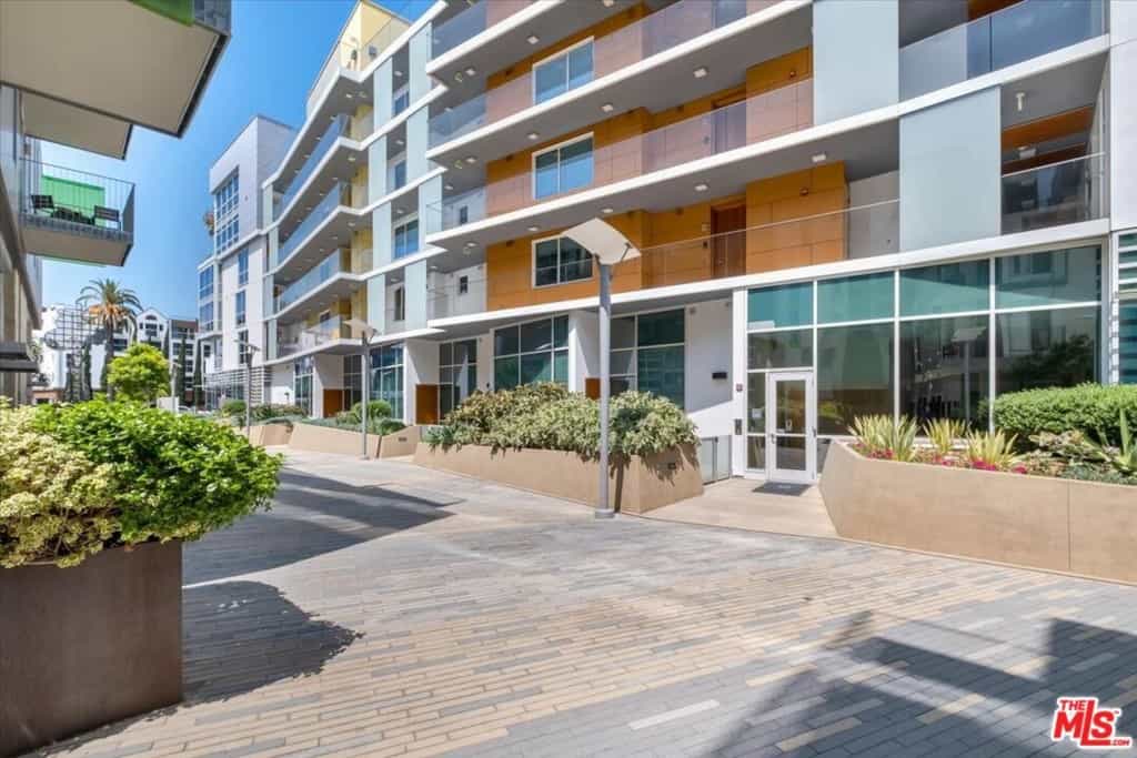 Condominium in Santa Monica, California 11008376