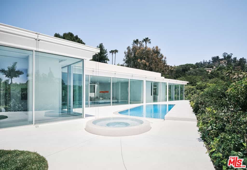 Condominium in Beverly Hills, California 11008545