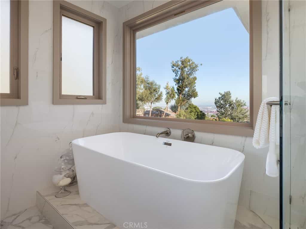 Dom w Rancho Palos Verdes, California 11008612