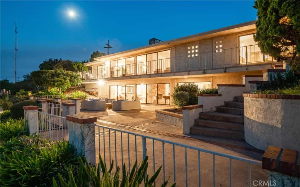 House in Palos Verdes Estates, California 11008644
