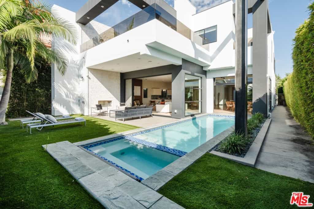 House in Los Angeles, California 11008653
