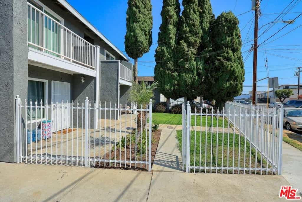 Condominium in Montebello, California 11008798