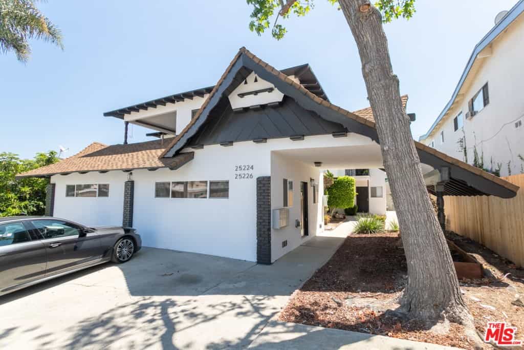 Condominium in Torrance, California 11008958