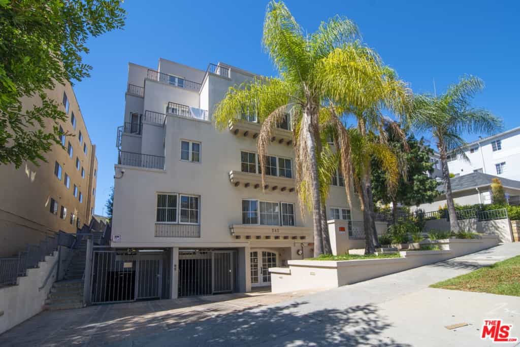 Condominium in Los Angeles, California 11008985