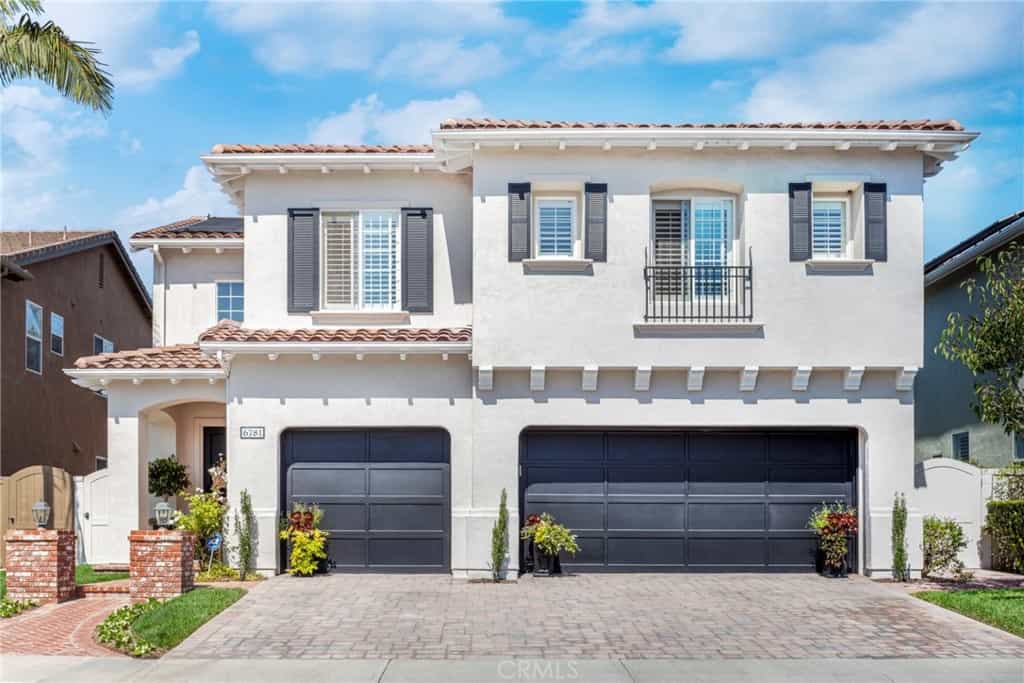 House in Huntington Beach, California 11009029