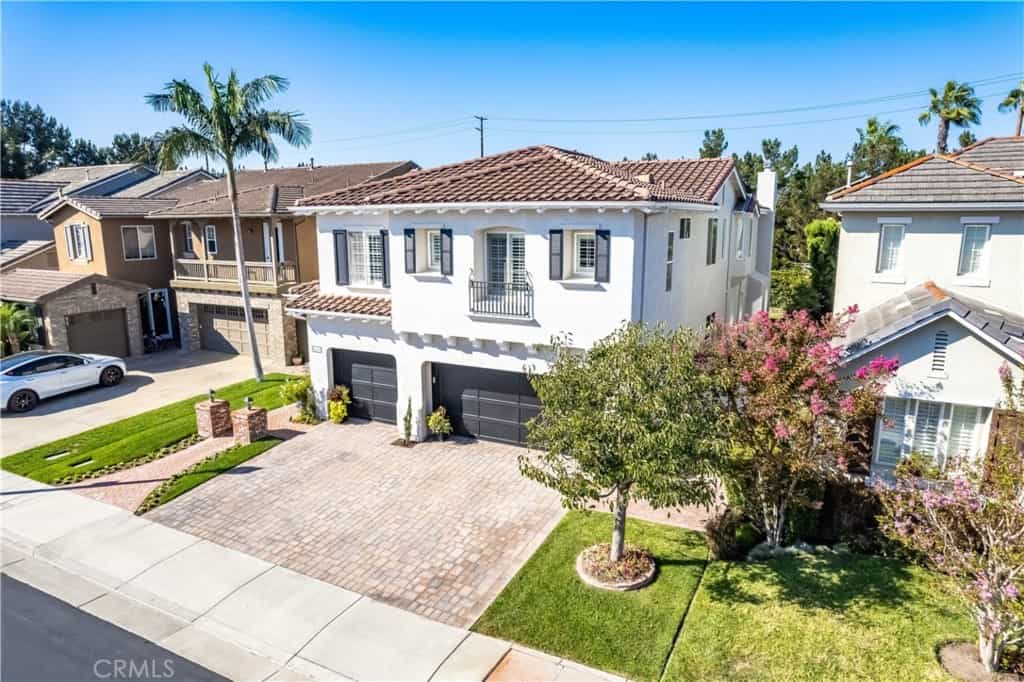 House in Huntington Beach, California 11009029