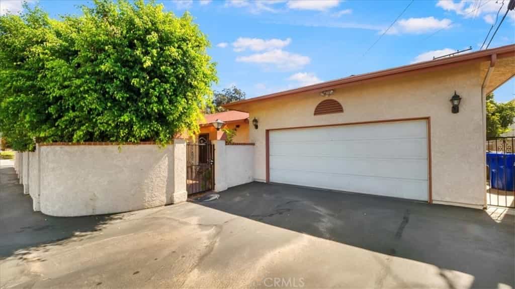 House in Downey, California 11009056