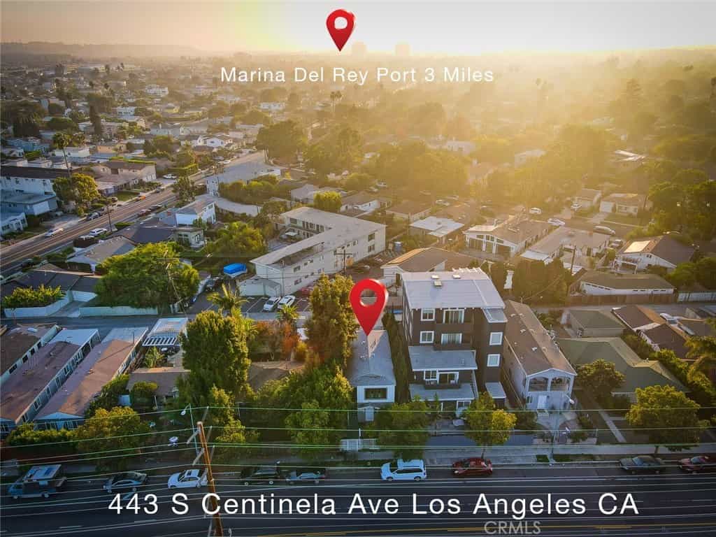 Condominium in Alla, California 11009093