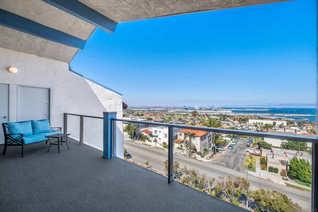 Condominium in Los Angeles, California 11009119
