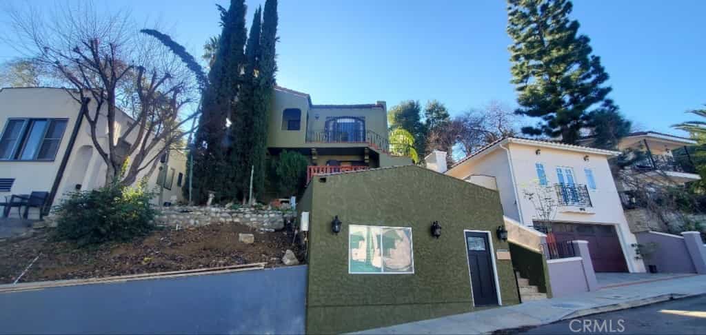 Condominium in Garvanza, Californië 11009185