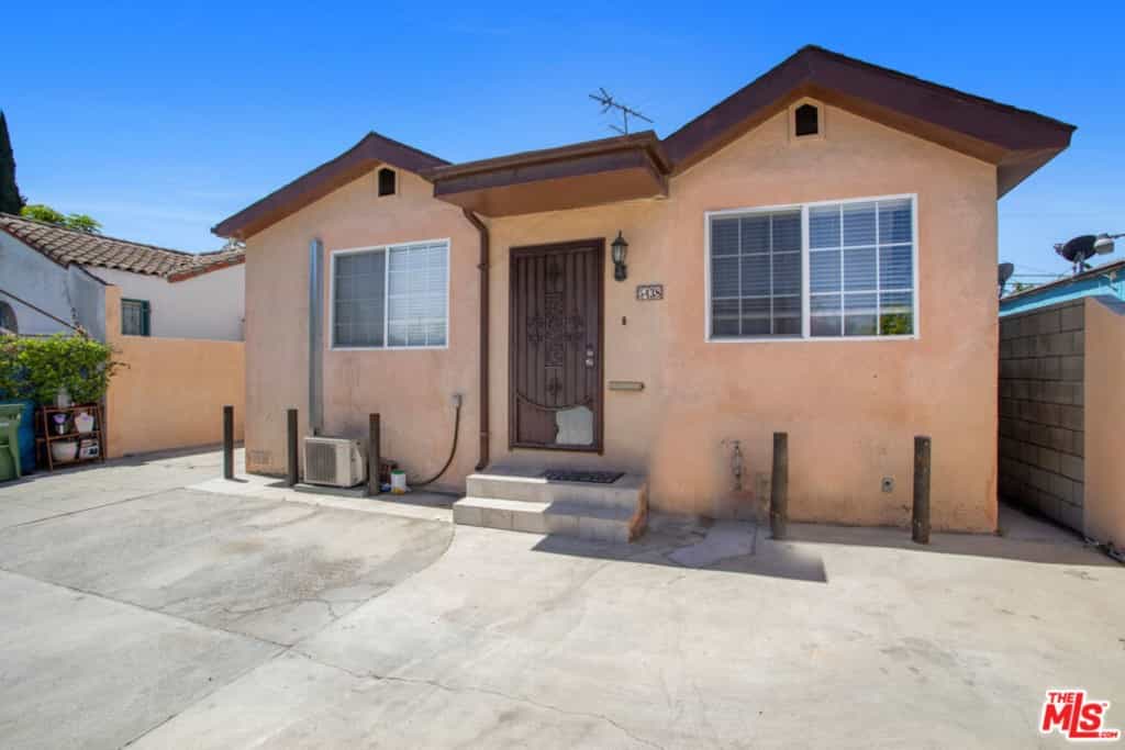 Condominium in Baldwin Hills, California 11009219