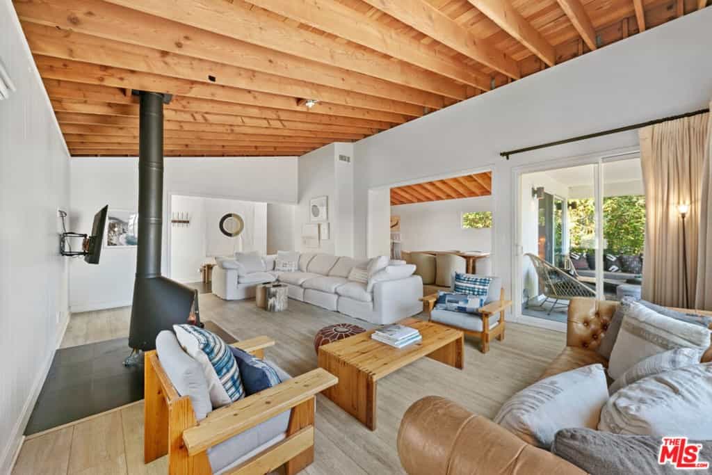 House in Malibu Beach, California 11009294