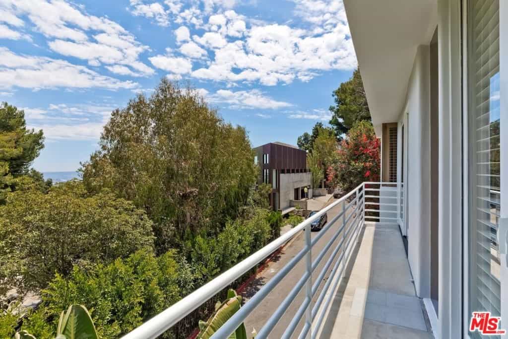 жилой дом в Beverly Hills, California 11009323