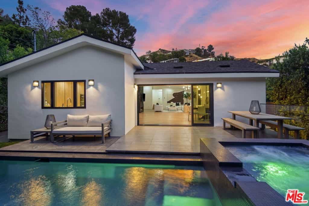 House in Los Angeles, California 11009328