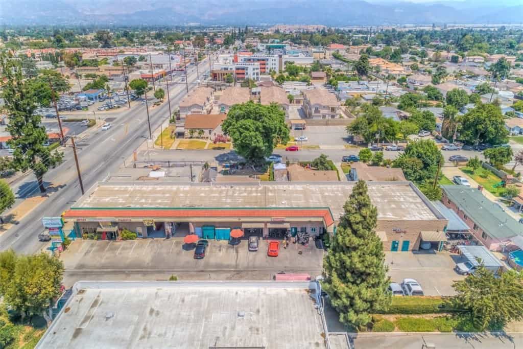 Condominium in North El Monte, California 11009394