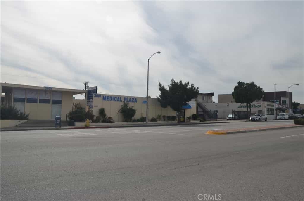 Condominium in Montebello, California 11009470