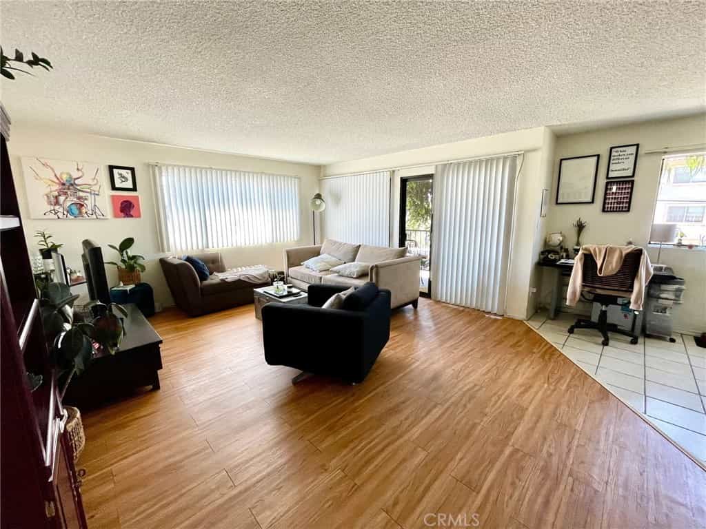 Condominium dans Los Angeles, California 11009501