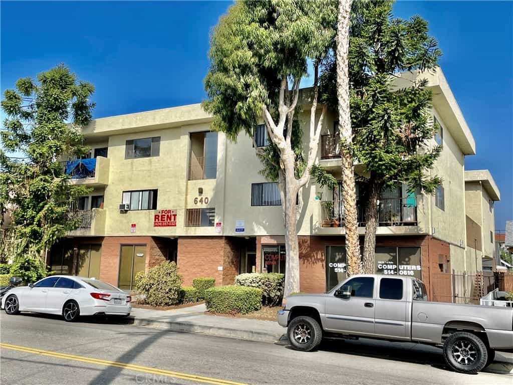 Condominium in Harbor Hills, California 11009501
