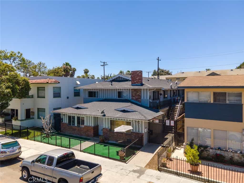Condominium in Long Beach, California 11009509