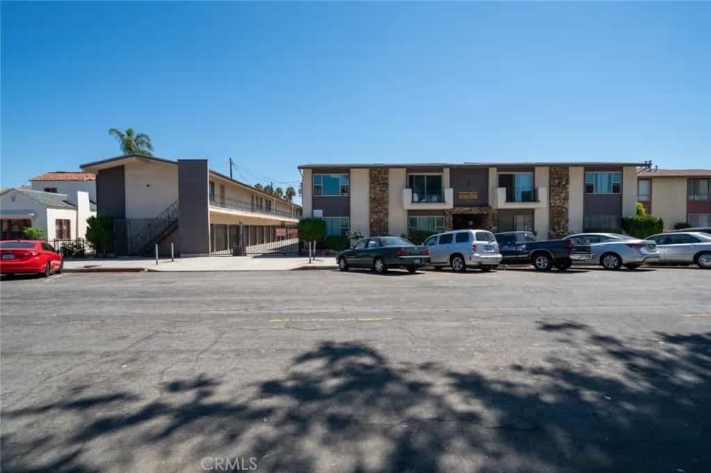 Condominium in Long Beach, California 11009690