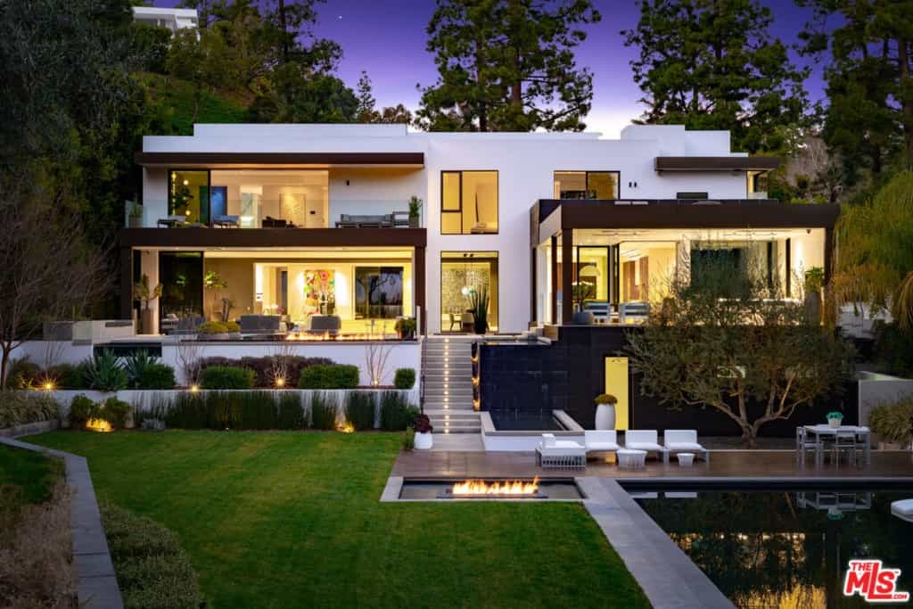 Condominium in Beverly Hills, California 11009772