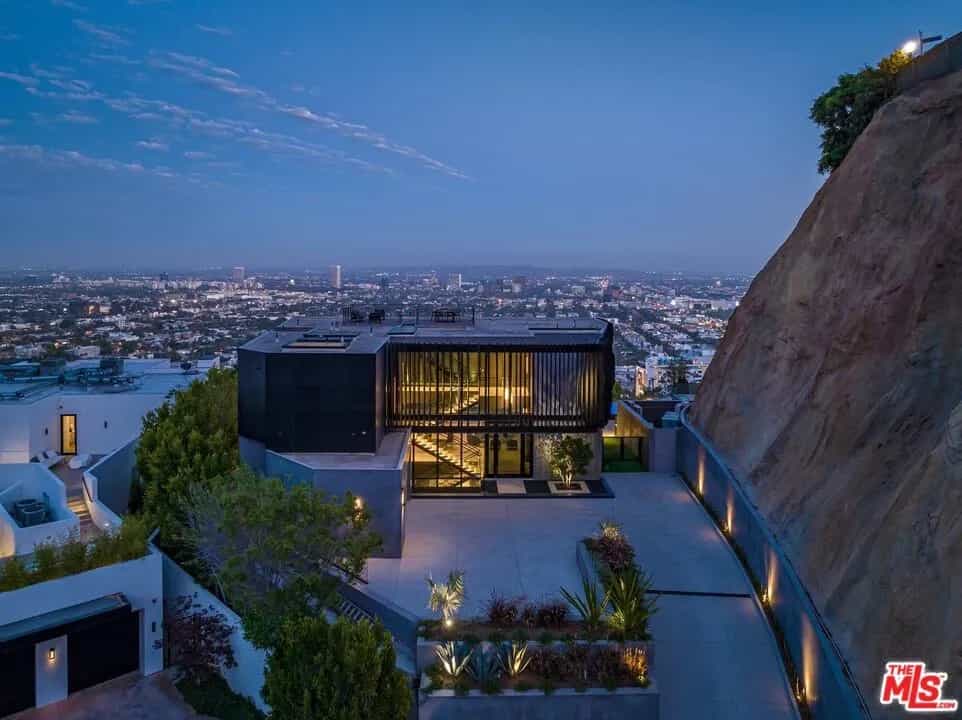 Квартира в Los Angeles, California 11009824