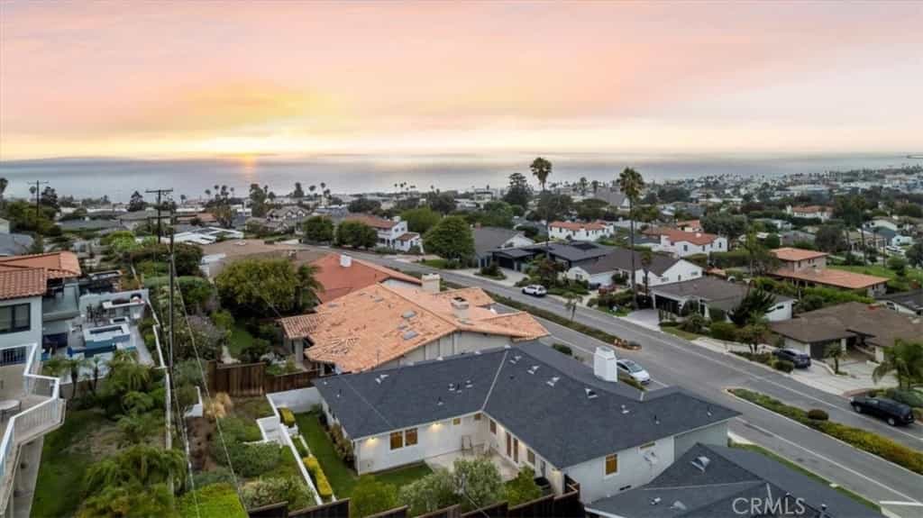 公寓 在 Redondo Beach, California 11009837