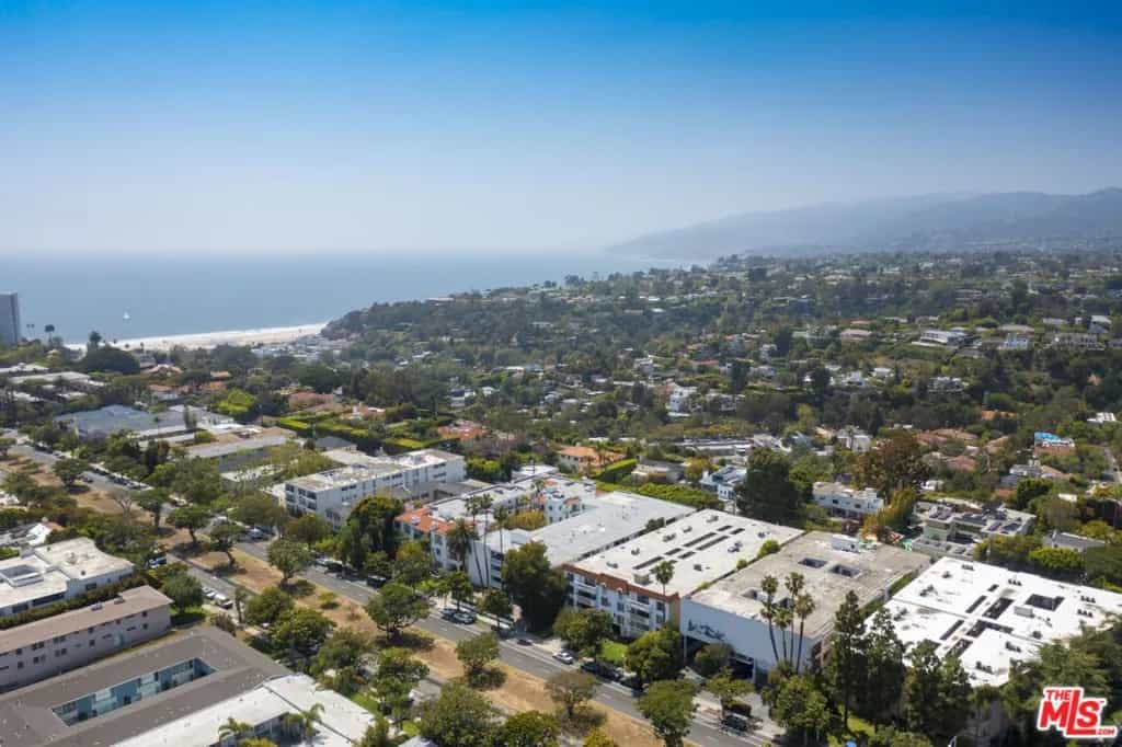 Condominium in Santa Monica, California 11009882