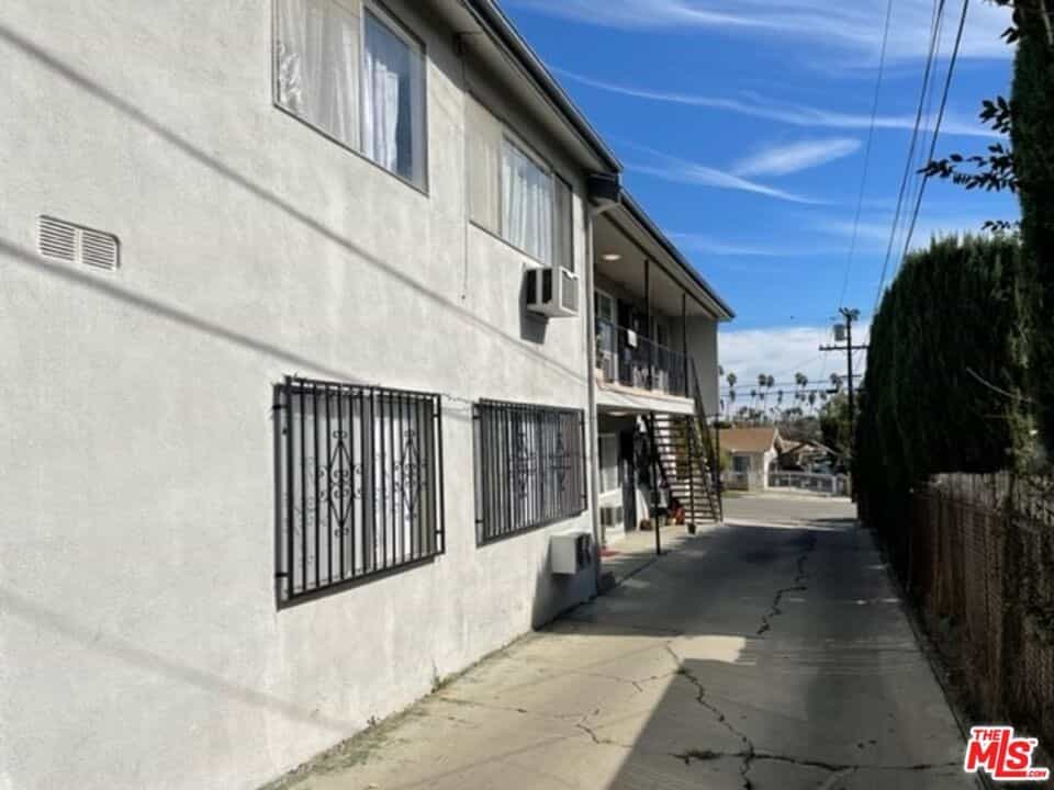 Condominium in Aurant, California 11009894