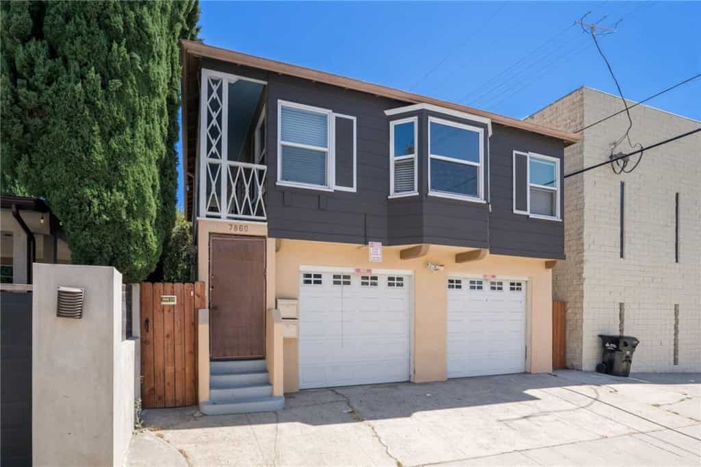 Condominium in West Hollywood, California 11009907