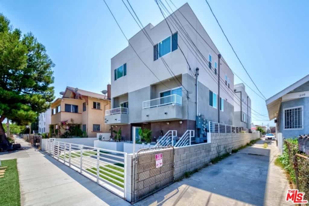 Condominium in Jefferson, California 11009964