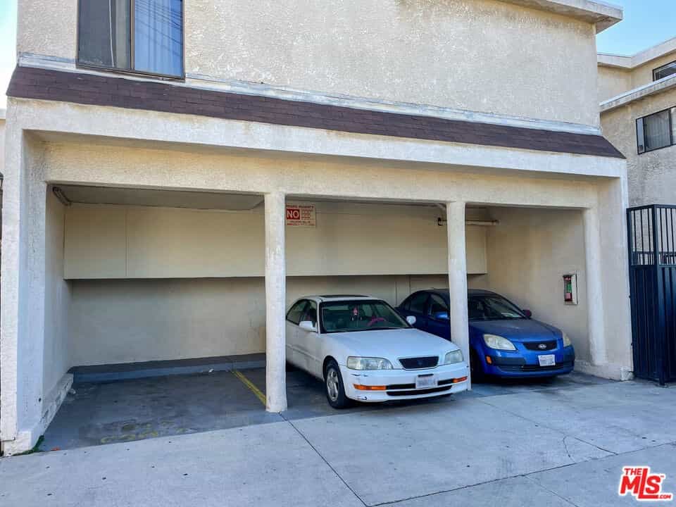 公寓 在 Hawthorne, California 11009969