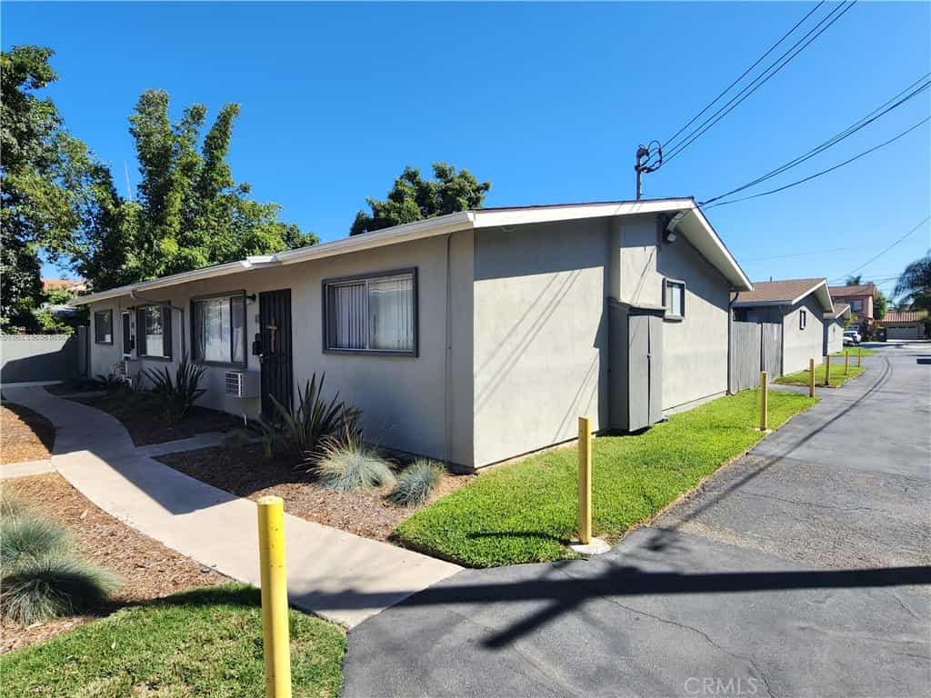Condominium in Garden Grove, California 11010022