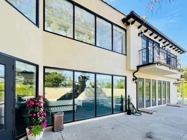 Condominium in San Gabriel, California 11010029