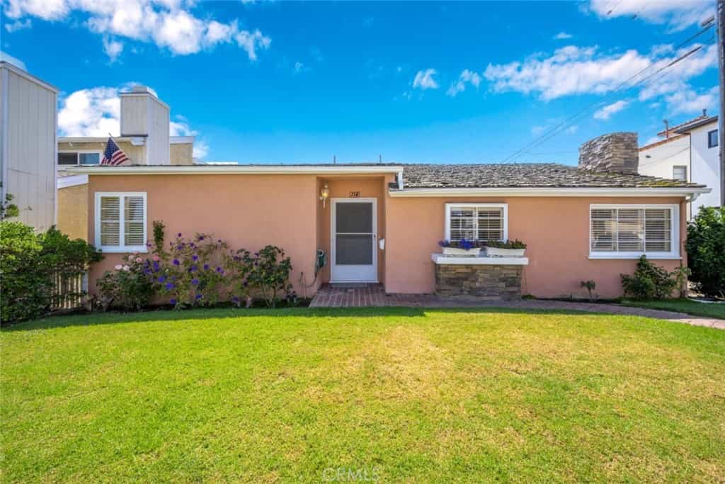 House in Seal Beach, California 11010054