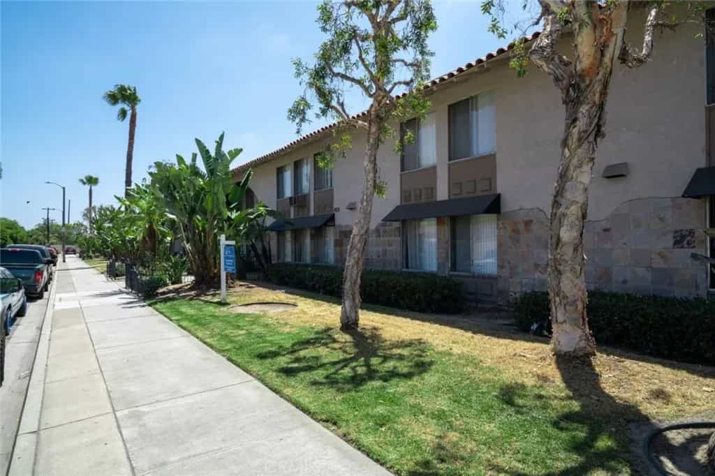 Condominium dans Stanton, Californie 11010141