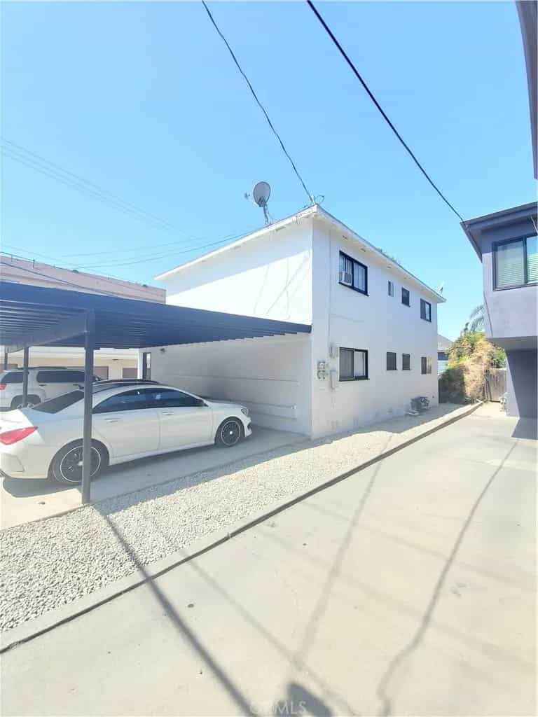 Condominium in Whittier, California 11010151