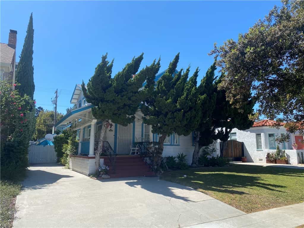 House in Long Beach, California 11010200