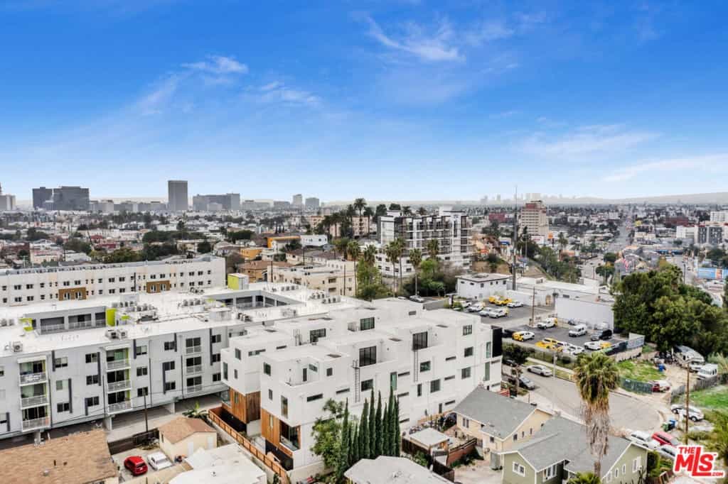 Condomínio no Los Angeles, California 11010203