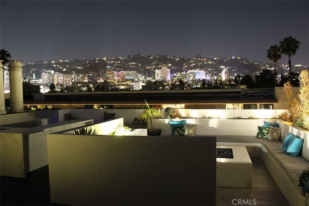 Condominium in West Hollywood, California 11010224