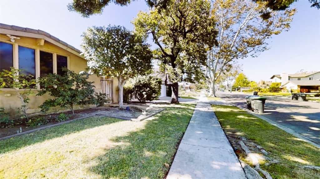 Condominium in Rossmoor, California 11010236