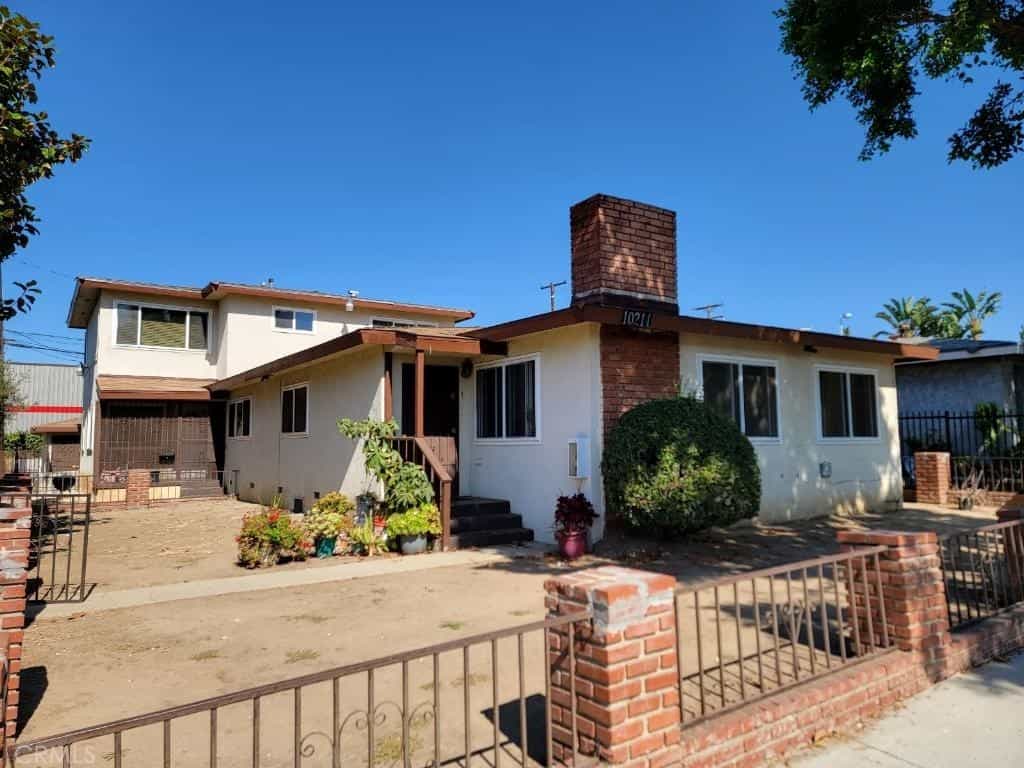 Condominium in Inglewood, California 11010252