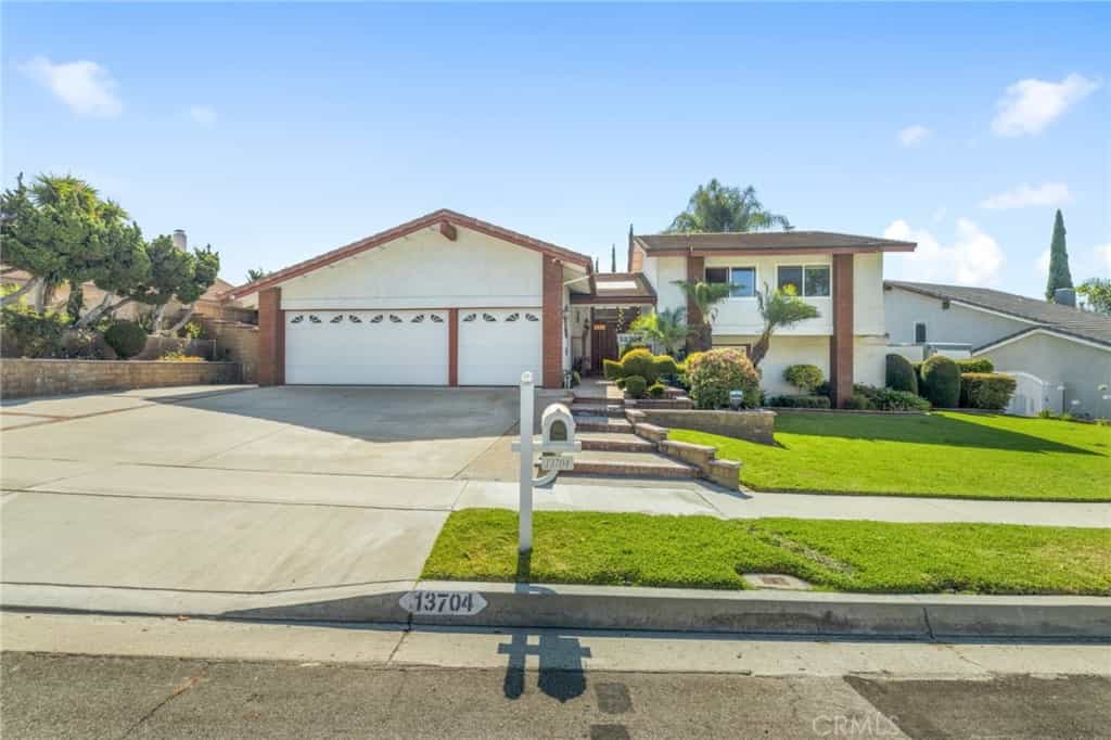 House in La Mirada, California 11010282